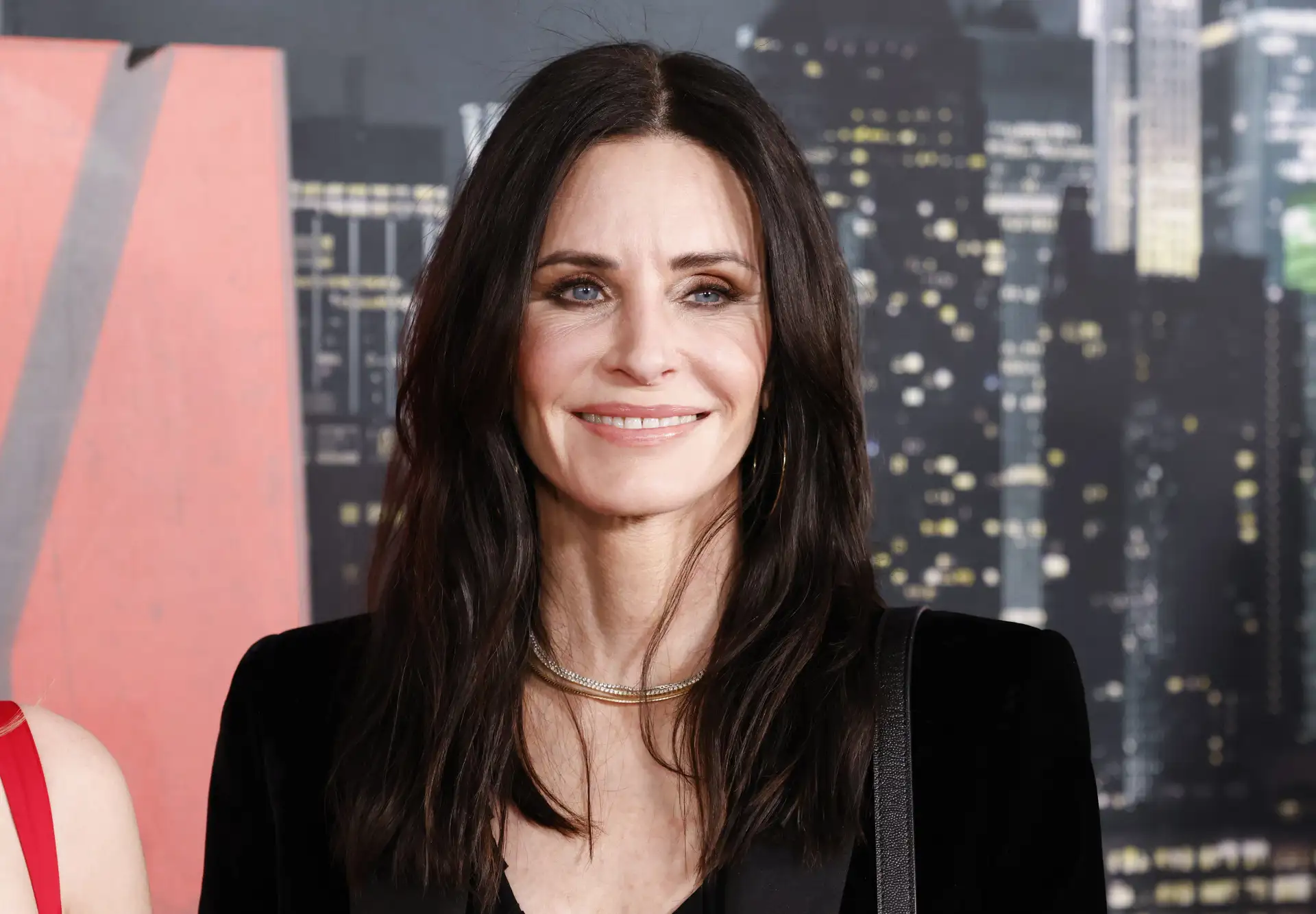 mejores cremas para las lineas de la marioneta ok Courteney Cox 