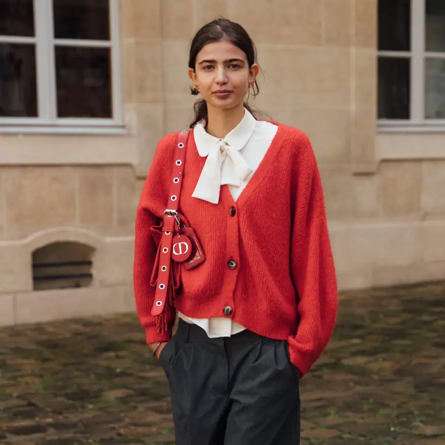 Acaba de llegar a H&M la chaquetita de punto "de abuela" más elegante que respira lujo silencioso