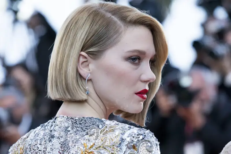 cortes de pelo para cara redonda y bajita Bob asimétrico Léa Seydoux