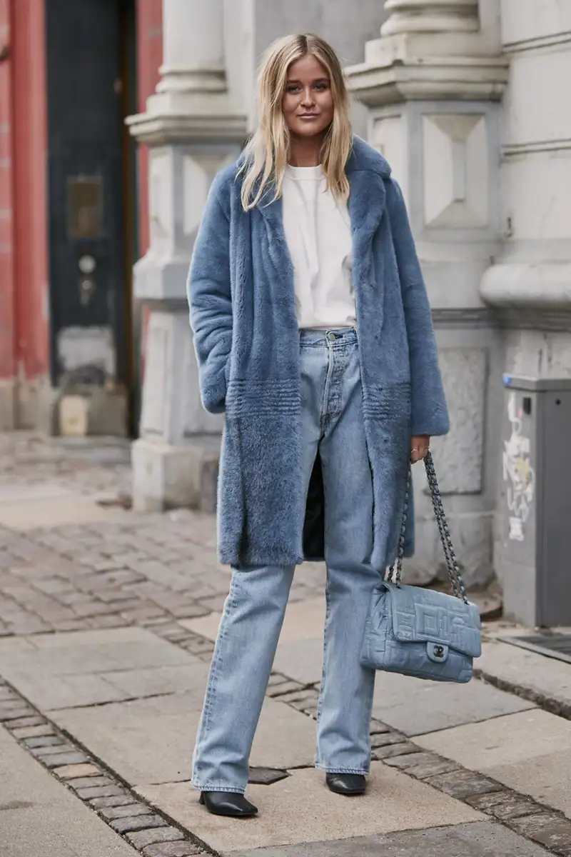 looks con vaqueros con camiseta blanca