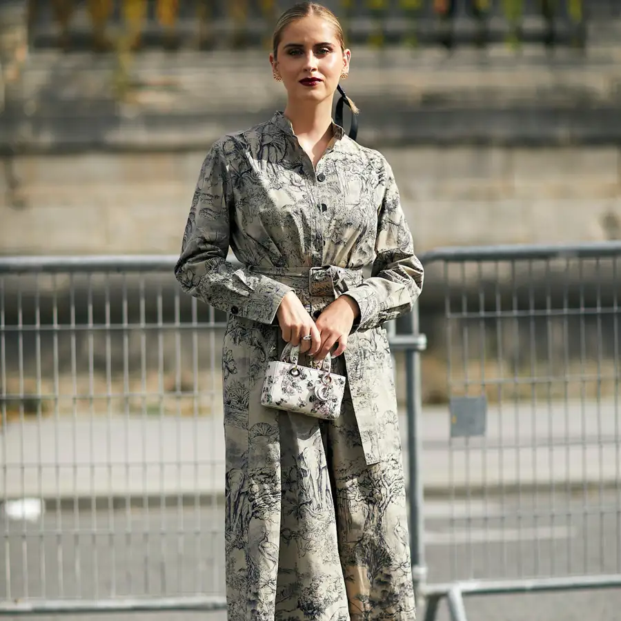10 vestidos boho de Zara para llevar con medias negras y botines en invierno: holgados, muy elegantes y con manguita  