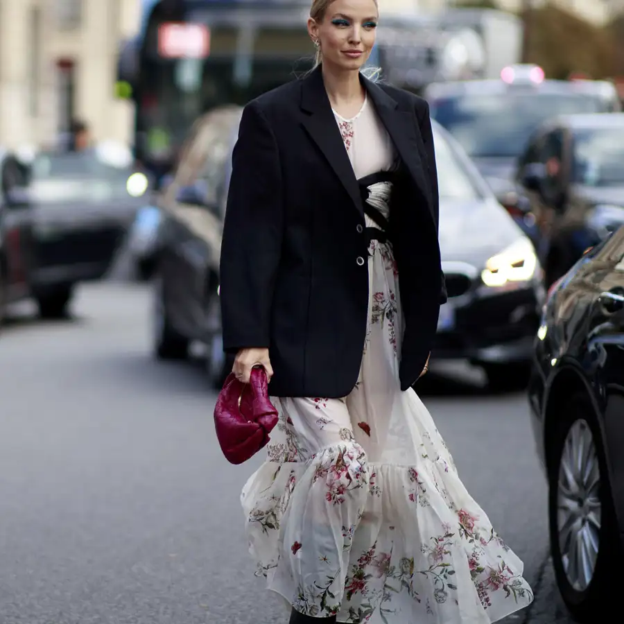 Cortefiel se adelanta al Black Friday y rebaja los vestidos boho de manga larga perfectos para llevar con botas altas