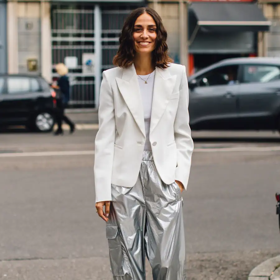 No son negros: 10 pantalones de Zara elegantes, cómodos y toque Navideño para llevar con blusa blanca o negra