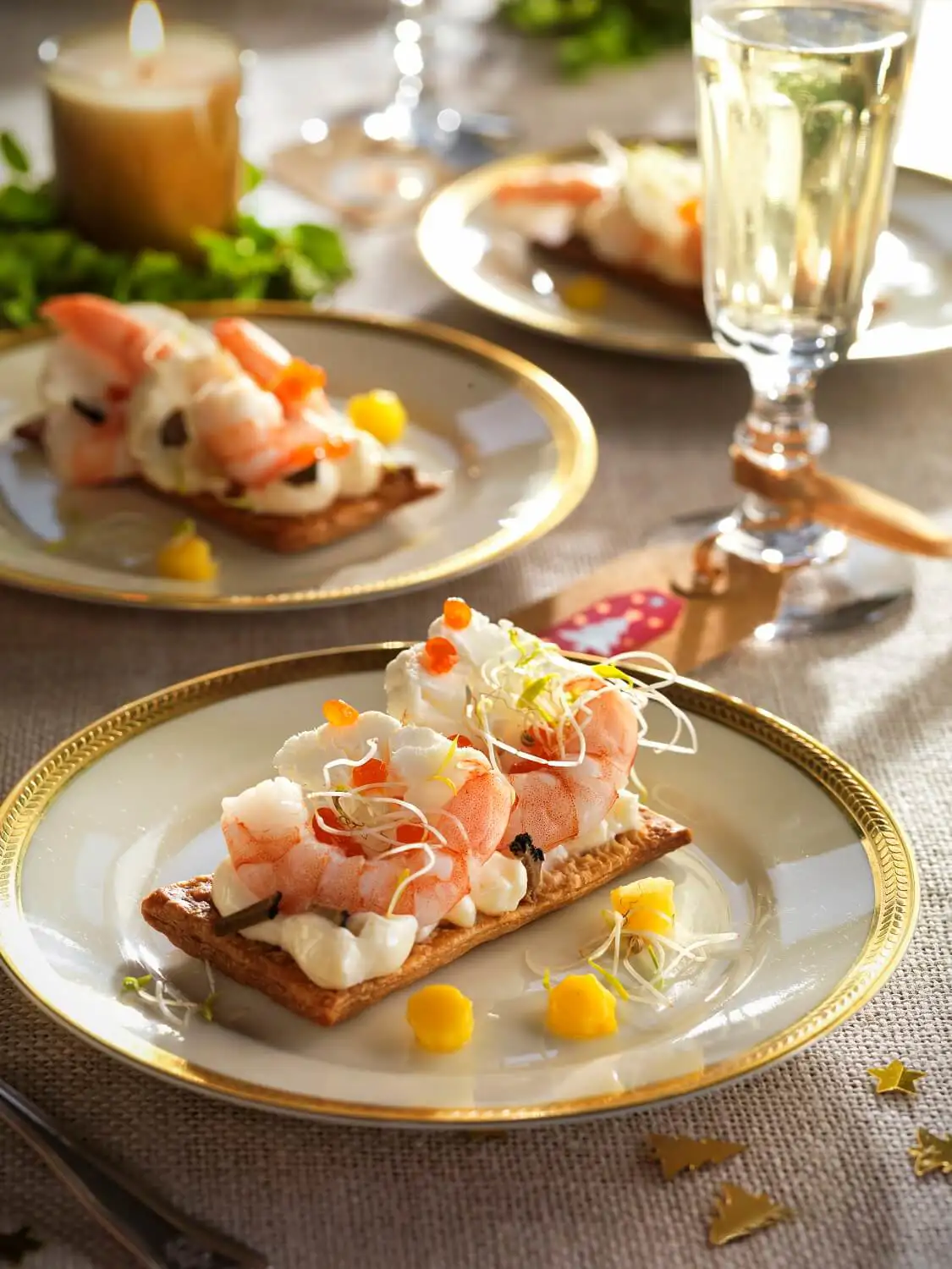 aperitivos de Navidad hojaldritos de langostinos y bacalao