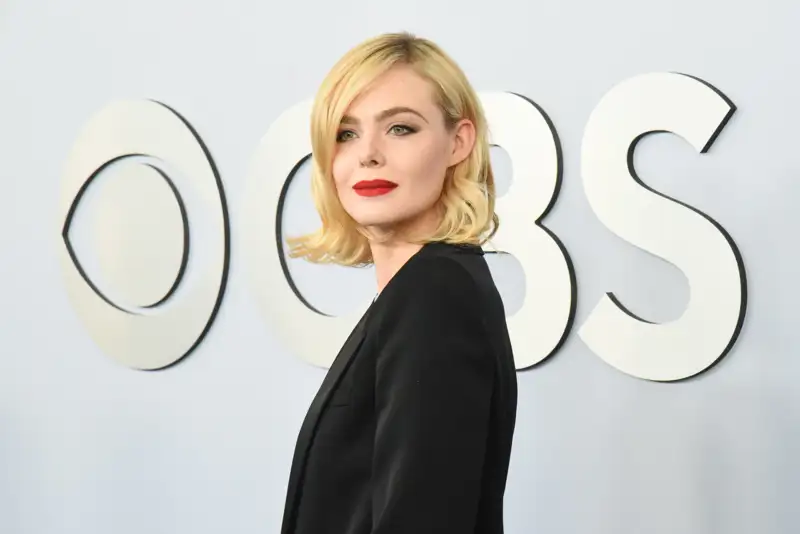 cortes de pelo bob para cara redonda +50 Bob asimétrico Elle Fanning