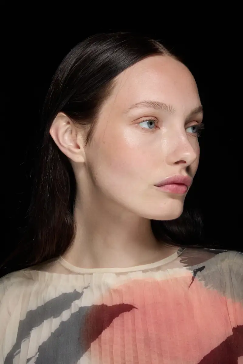 tendencias maquillaje 2025 glass skin