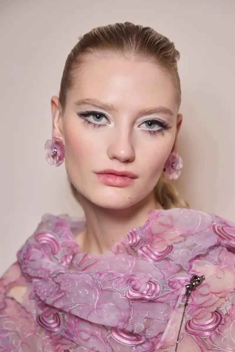 Las 10 tendencias de maquillaje más rejuvenecedoras y elegantes de 2025, avaladas por expertos