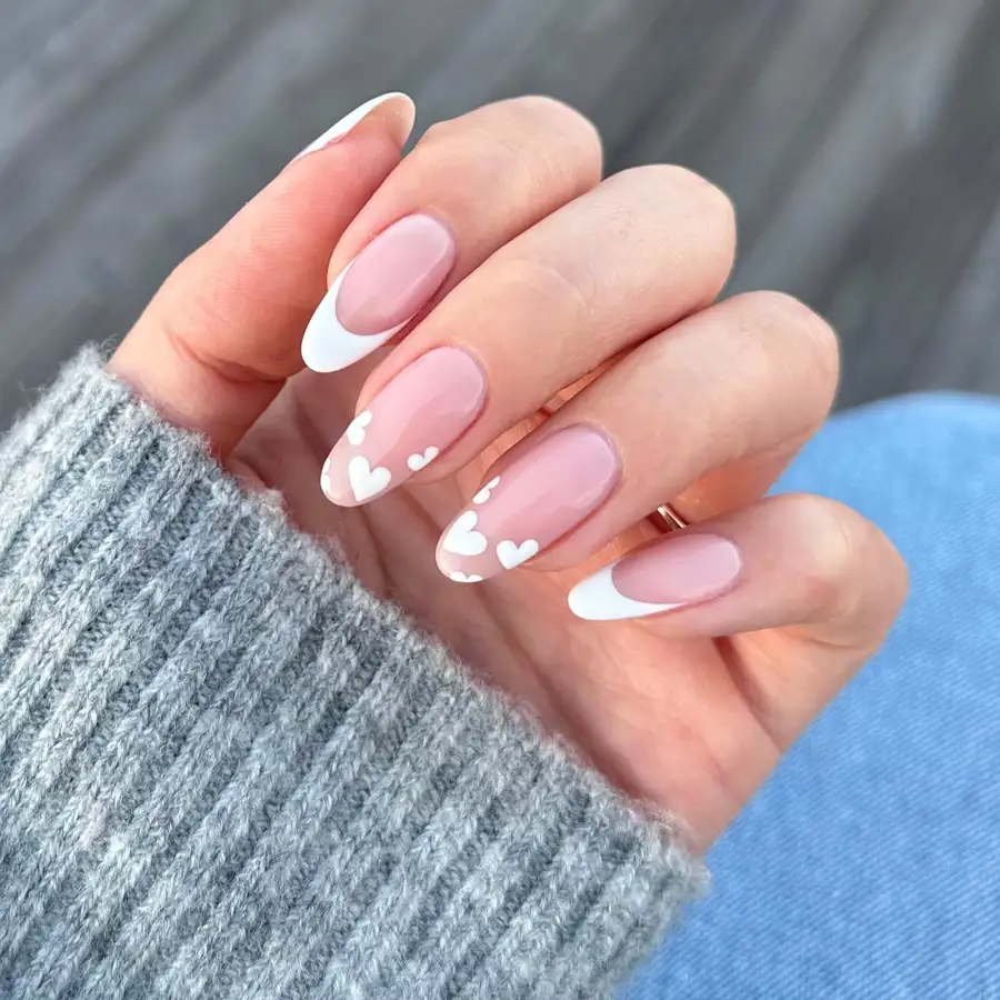 Milky, francesas o perladas: 18 ideas de uñas blancas elegantes, sencillas y rejuvenecedoras