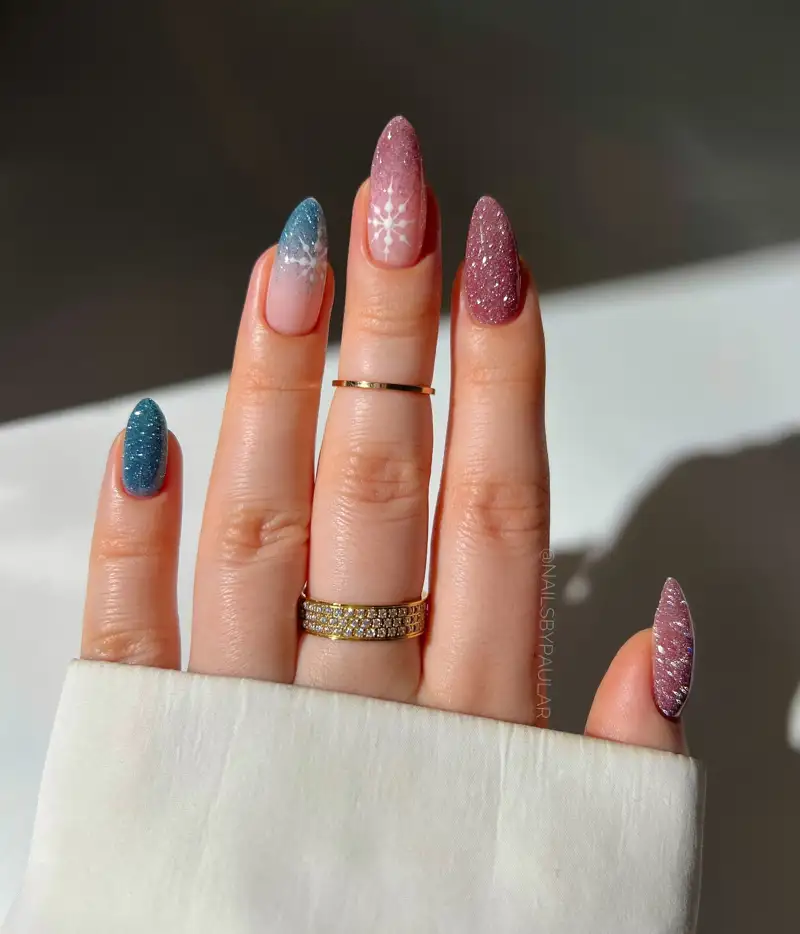 ideas de uñas francesas para Navidad