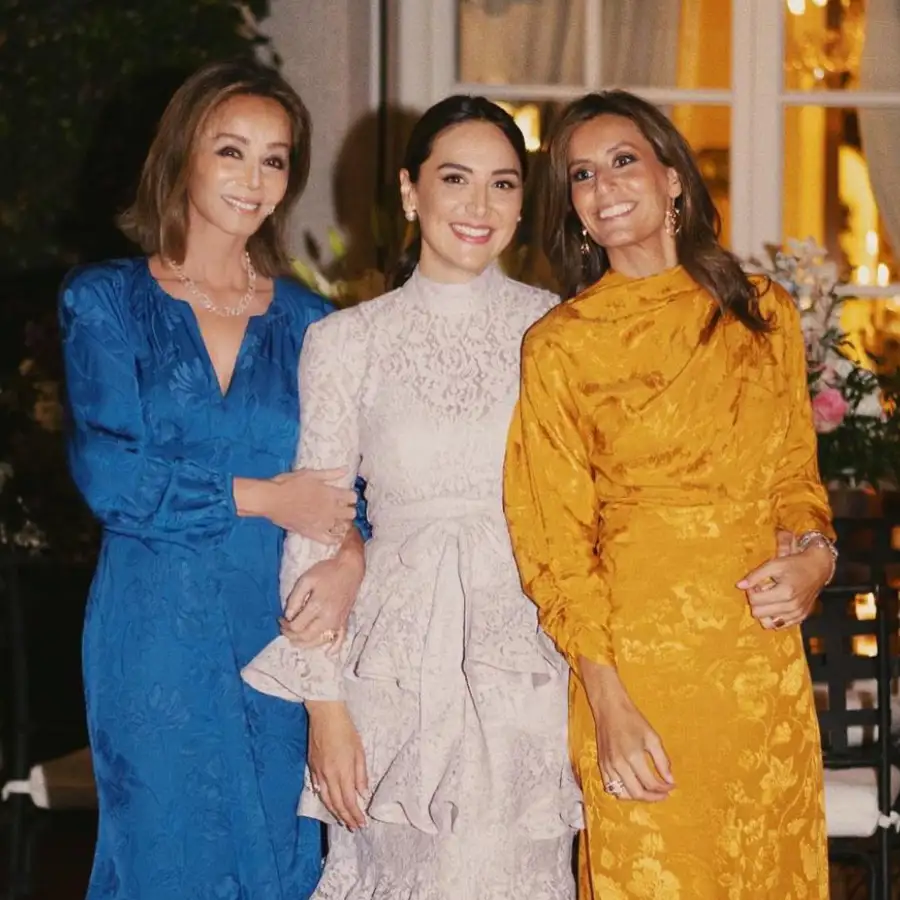 El árbol de Navidad de las Preysler: de colores tendencia y adornos elegantes a conjunto