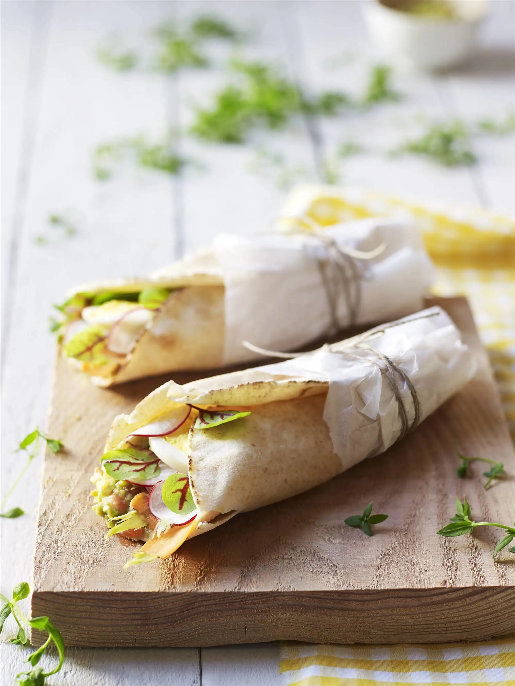 recetas con guacamole para cenar Fajitas de maíz con guacamole, seitán y hortalizas