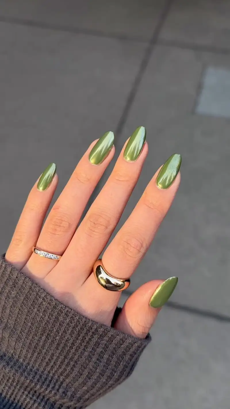 uñas perladas elegantes Verdes