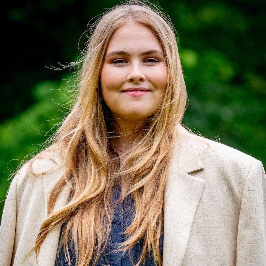 Crisis inédita en la realeza europea: Amalia de Holanda no quiere reinar y la Corona británica se tambalea