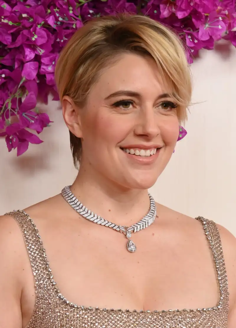 Greta Gerwig: Pixie largo asimétrico