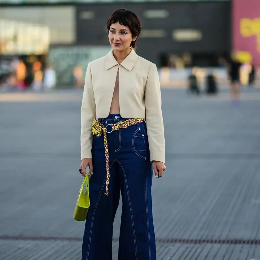 10 vaqueros flare "de vestir" elegantes y cómodos para llevar con botines y verte estilizada