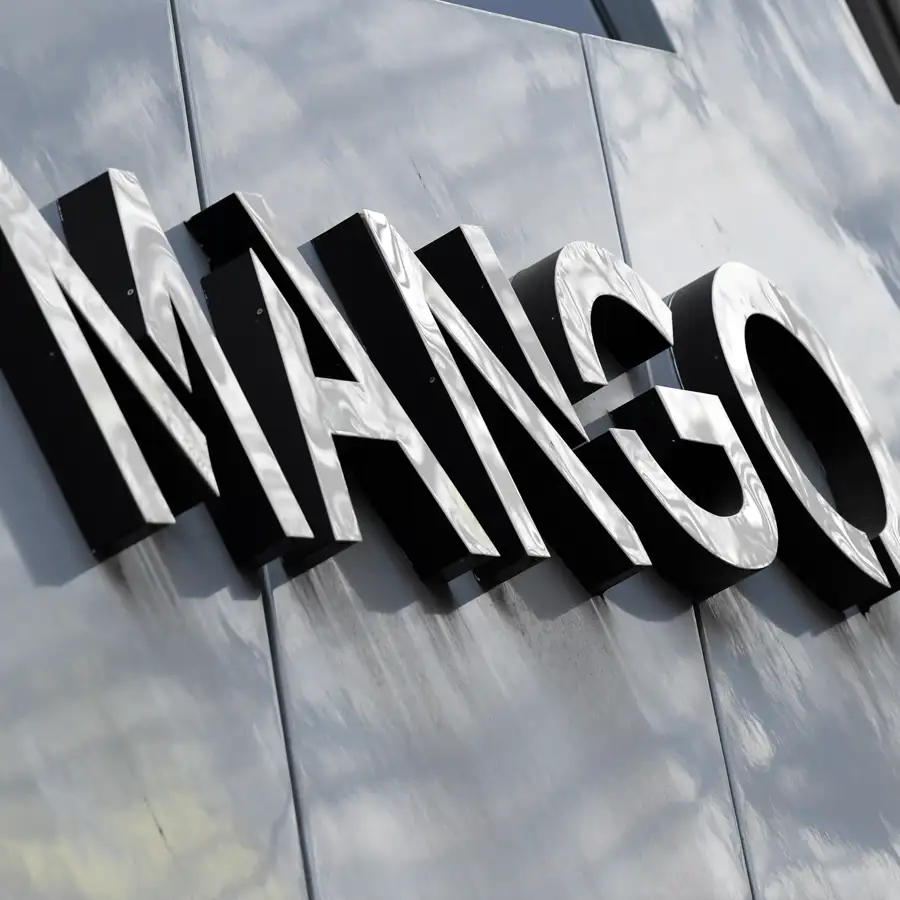 La cesta de Navidad de Mango no tiene nada que envidiar a la de Inditex: incluye productos gourmet y accesorios de decoración