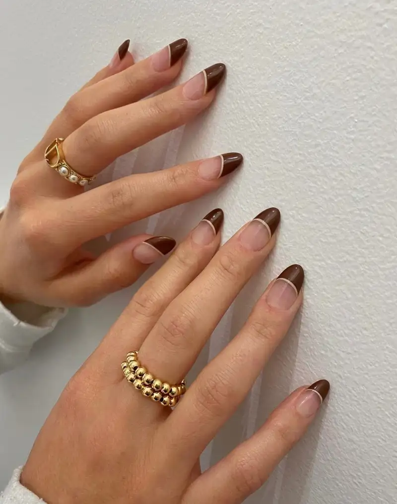 Uñas mocha mousse