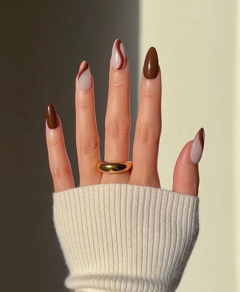 Uñas mocha mousse