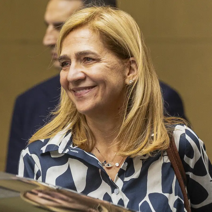 La infanta Cristina se impone y moviliza a la familia ante el nuevo acercamiento de sus hijos con Iñaki Urdangarin y Ainhoa Armentia 