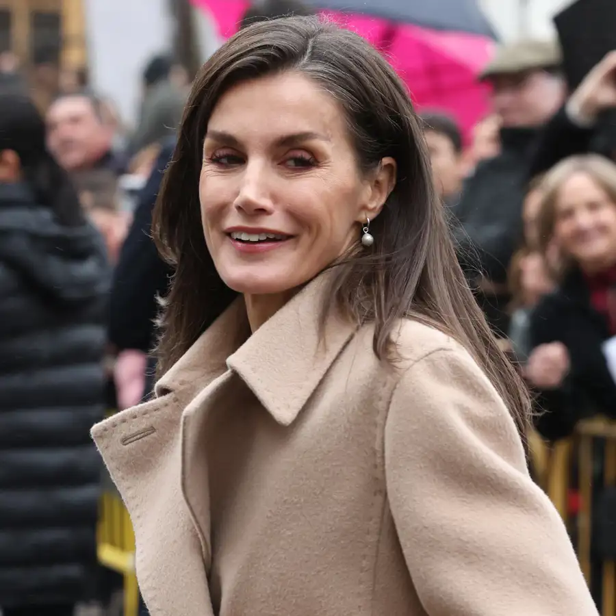 Un estilista experto en Casa Real revela el mensaje que se esconde tras el polémico look que Letizia repite sin parar: "Desafiando la presión"