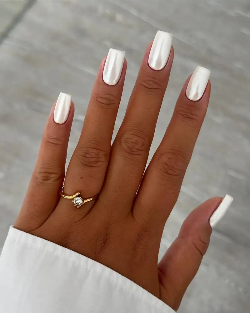 Uñas blanco escarchado