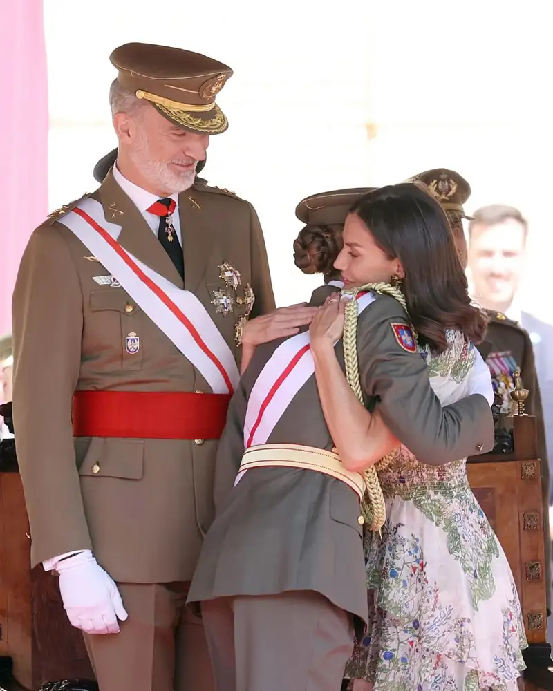 Letizia abrazo Leonor