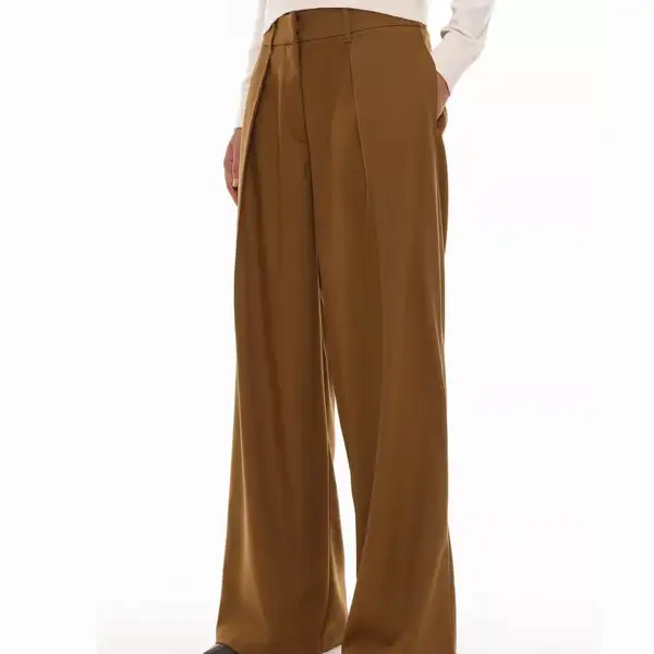 Pantalón wide leg pliegues