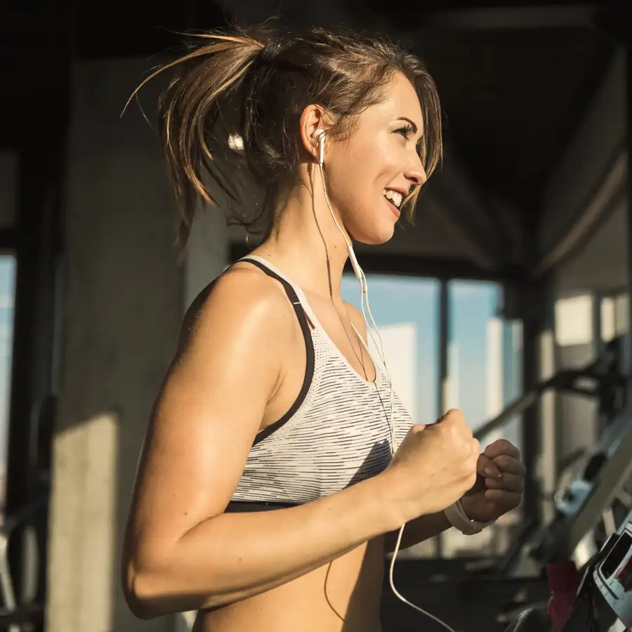 ¿Es mejor el método 12-3-30 en la cinta de correr o caminar 10.000 pasos al día? "Incrementa la quema de calorías"