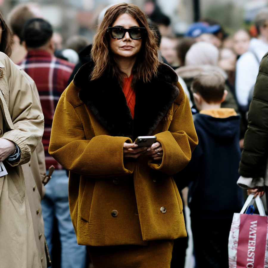 Zara acaba de rebajar los abrigos "de vestir" en tonos elegantes que son tendencia en 2025: calentitos y de estilo lujo silencioso