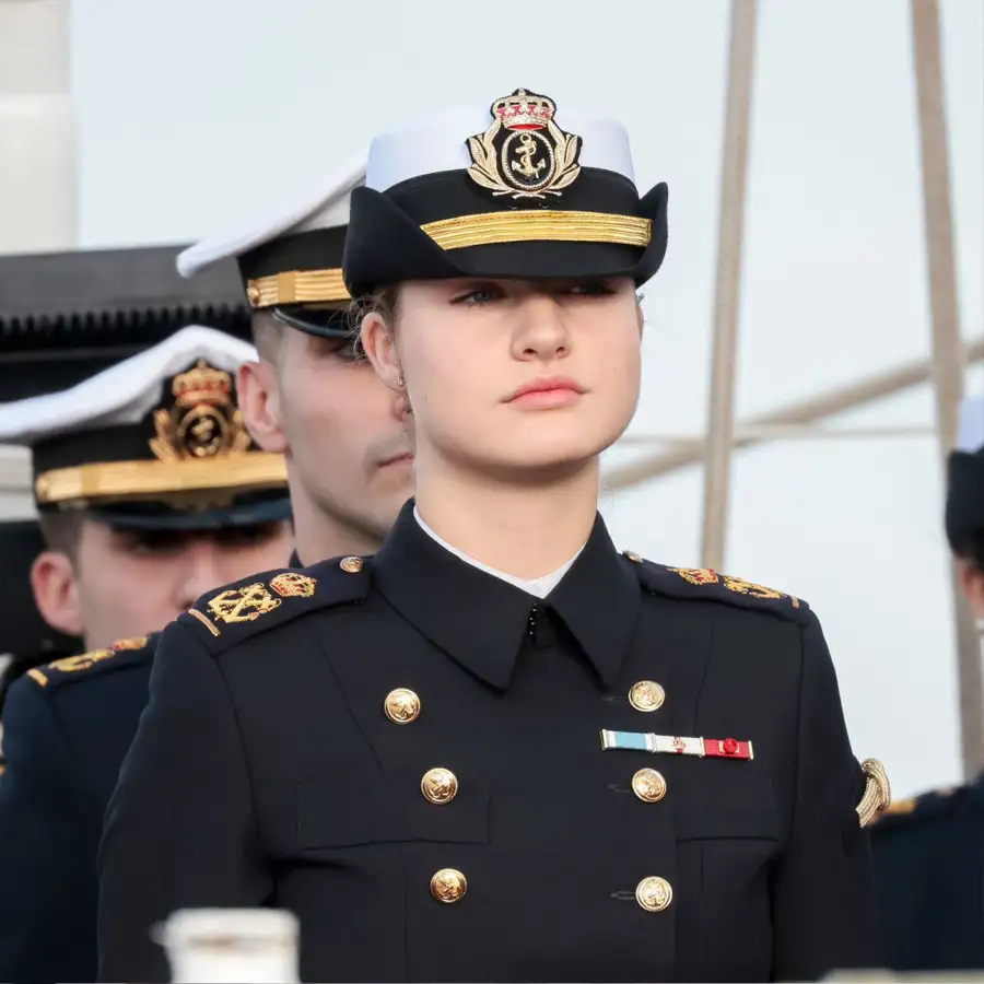 El menú calórico de Leonor en 'Elcano' con el que desobedece a Letizia: domingos de churros y un plato estrella que disgustará a la Reina