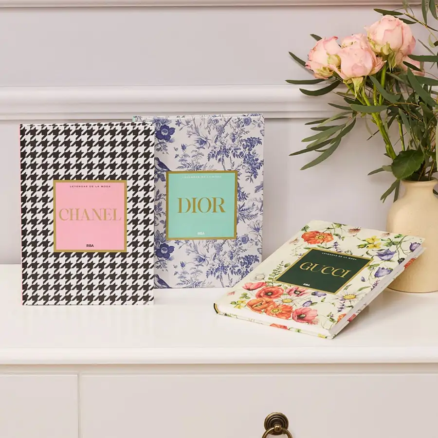 ¡Sorteo! Participa y gana uno de los 3 packs que sorteamos en CLARA con 3 libros de la colección "Leyendas de la Moda"