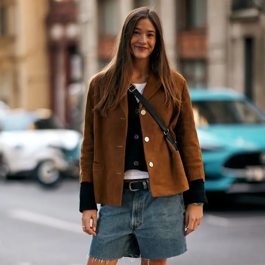 Las chaquetas de color marrón, cortas y muy favorecedoras que las mujeres de 50 agotarán en H&M esta primavera