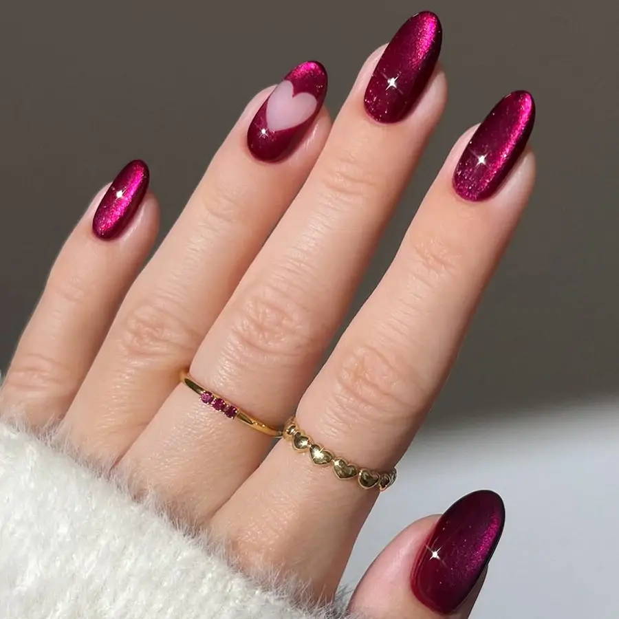 Uñas para San Valentín 2025: 15 diseños elegantes que siguen las tendencias del momento