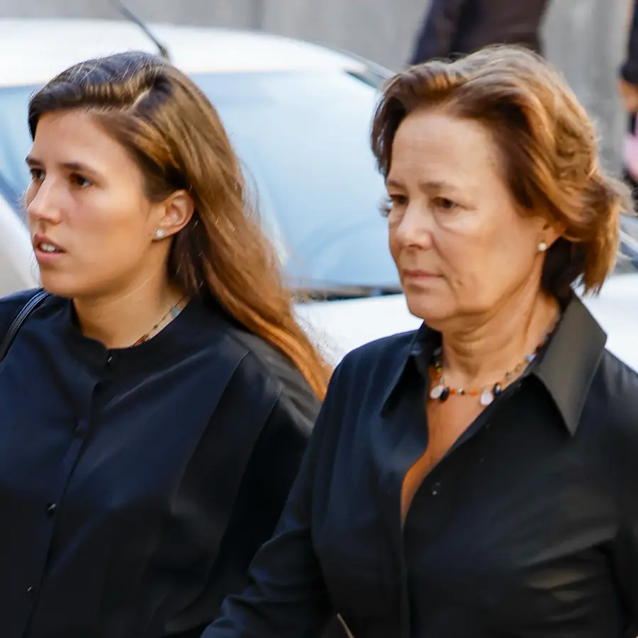 Primera reacción de Beatriz Moreno y de Borbón, madre de Teresa Urquijo, a las preguntas sobre el embarazo de su hija