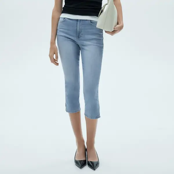 Jeans capri abertura lateral