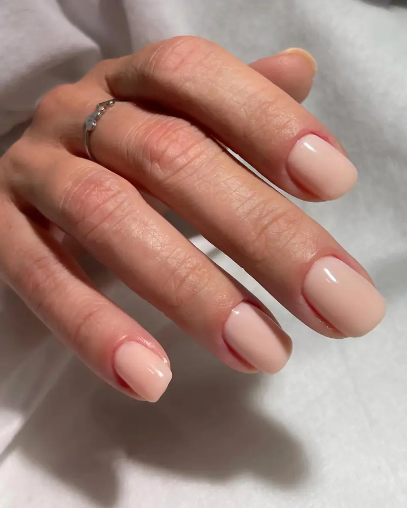 uñas para vestido blanco Uñas nude