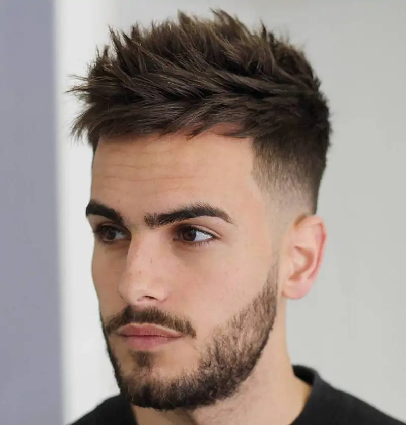 Corte de pelo hombre moderno