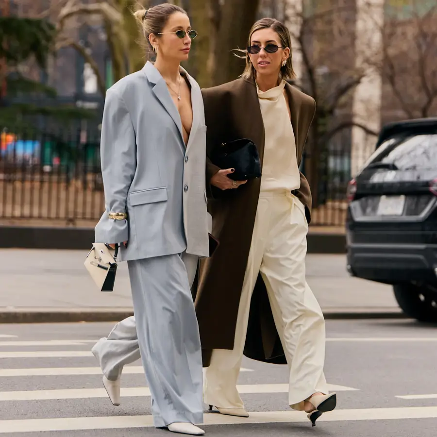 Mujeres elegantes