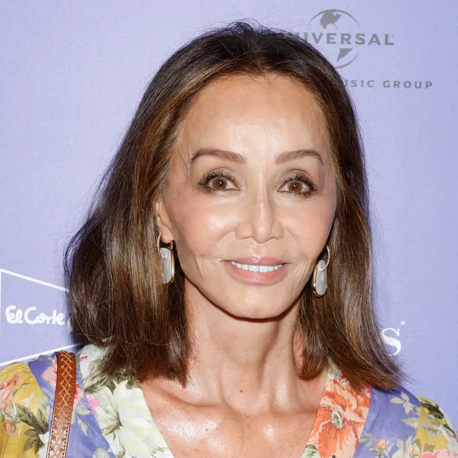 Adiós, Samba tradicionales: las zapatillas 'tipo tenis' favoritas de Isabel Preysler que las pijitas españolas de 60 llevarán con vaqueros