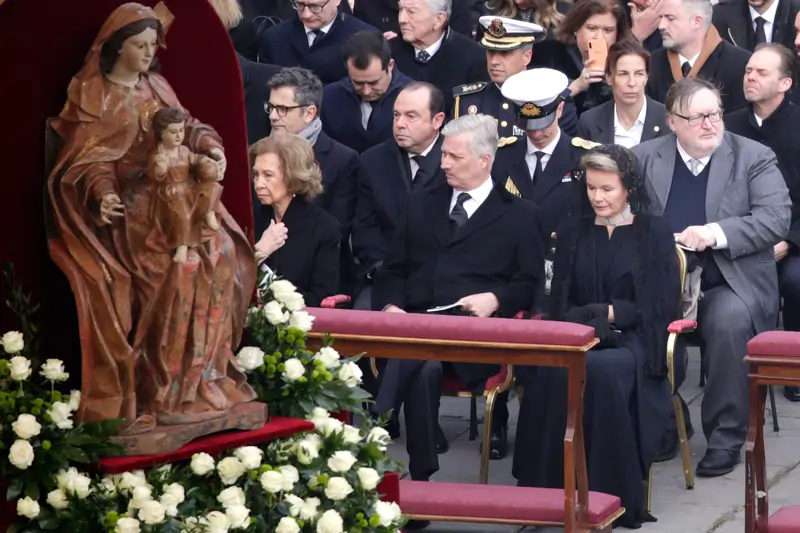 Sofía en el funeral de Benedicto XVI