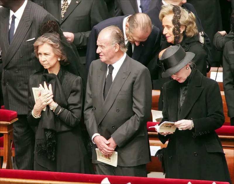 Sofía y Juan Carlos en el funeral de Juan Pablo II