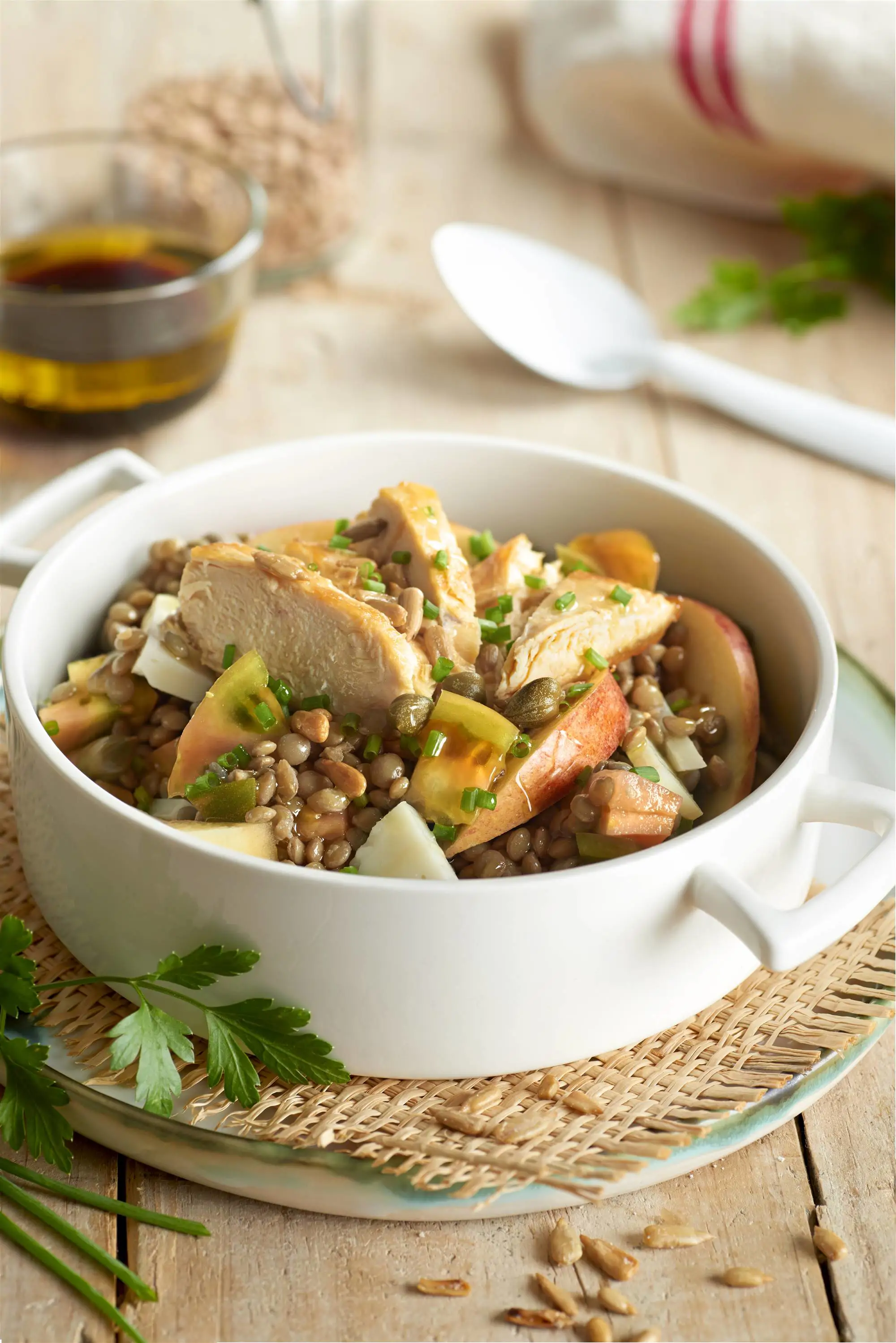 Ensalada de legumbres lentejas con pollo