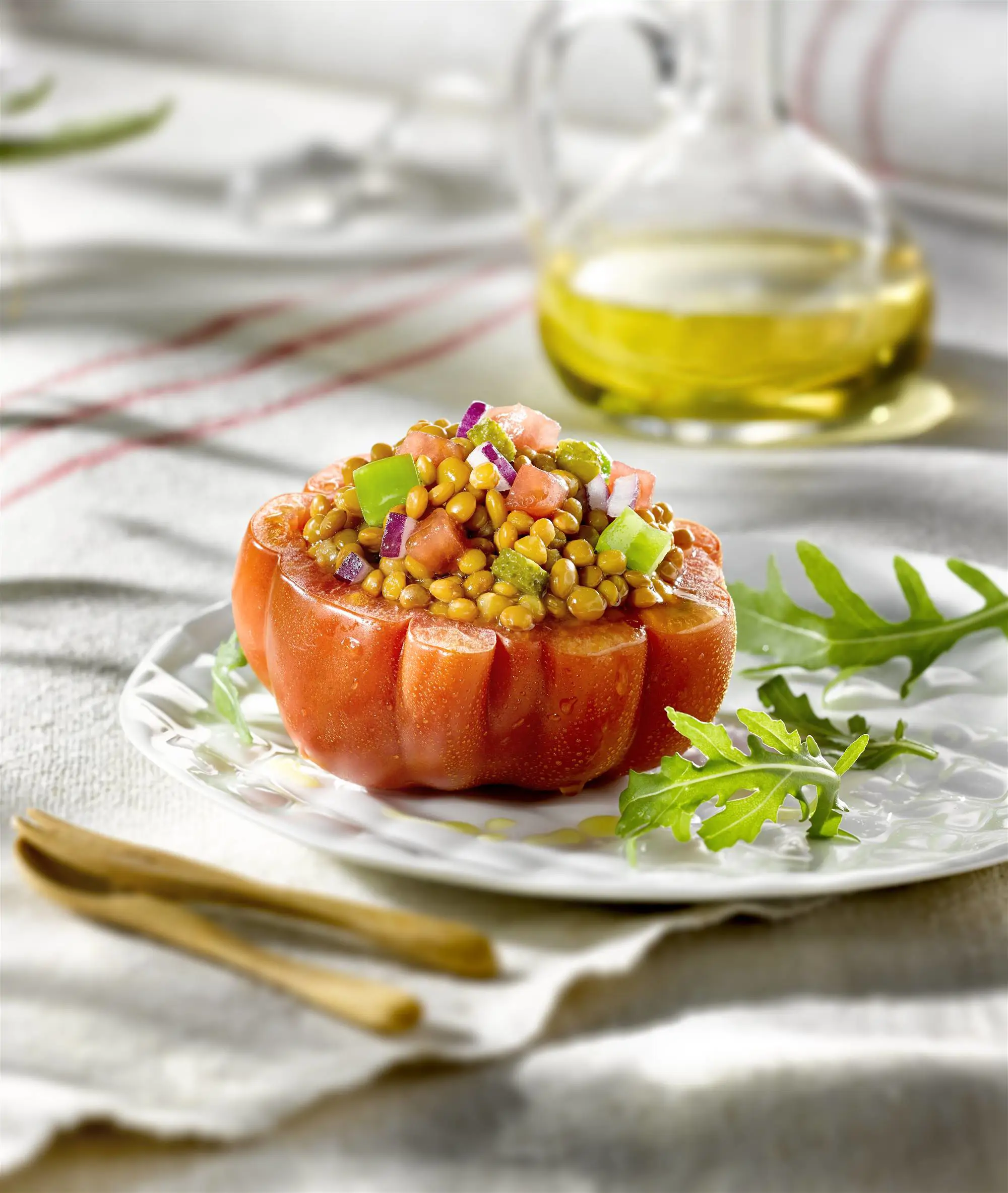 ensaladas de legumbres Tomates rellenos de ensalada de lentejas