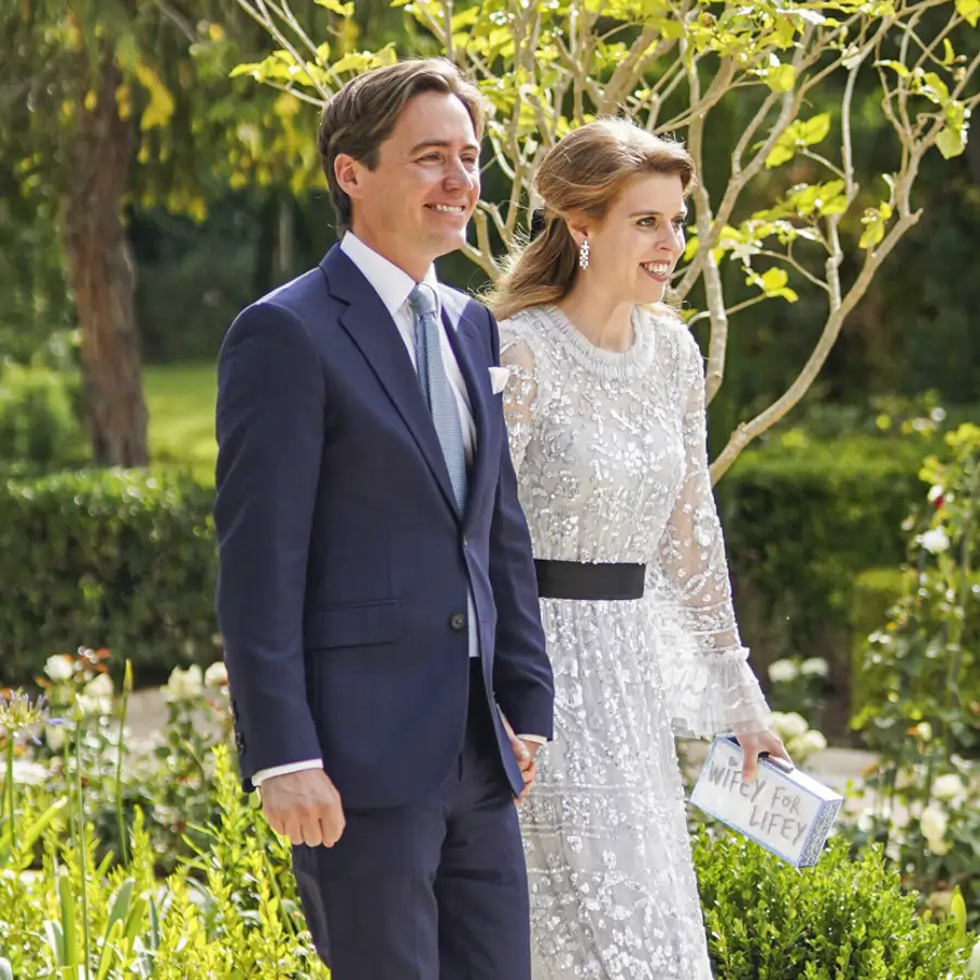 Así fue la boda ‘low cost’ de Beatriz de York y Edo Mapelli antes de su crisis: con un vestido reutilizado y en la intimidad
