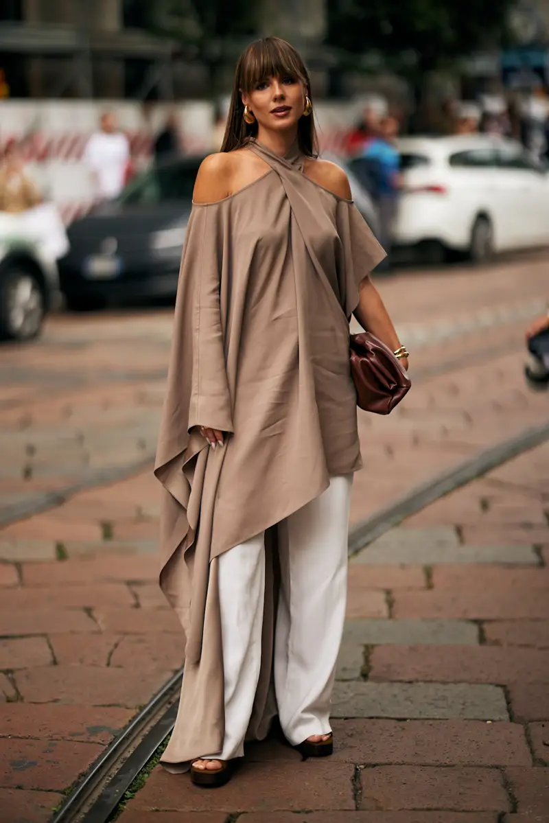 Blusa con pantalón blanco