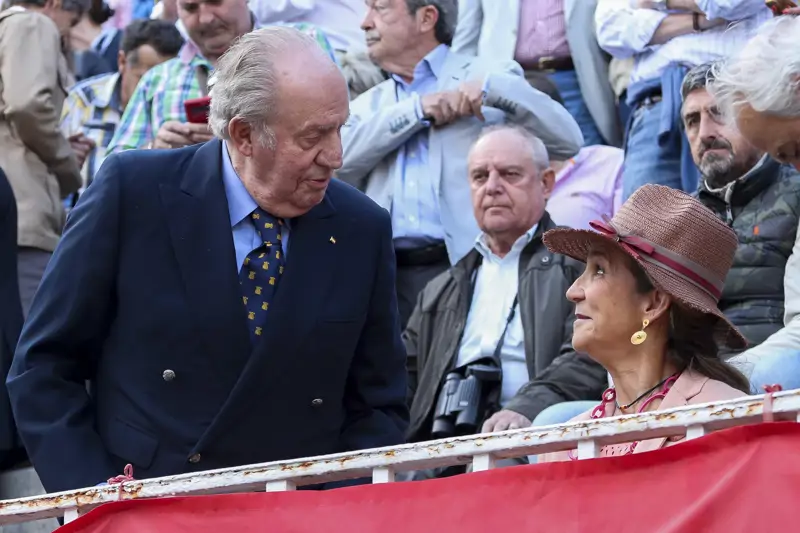 Juan Carlos y Elena en los toros