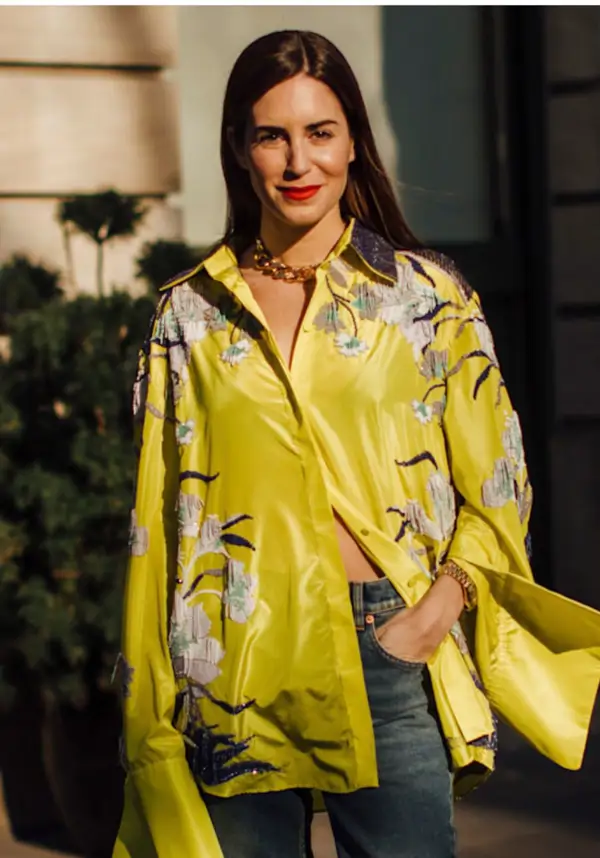 En primavera, las blusas se llevan vaporosas y elegantes: 10 modelos de Mango en tendencia que combinan con pantalones blancos 