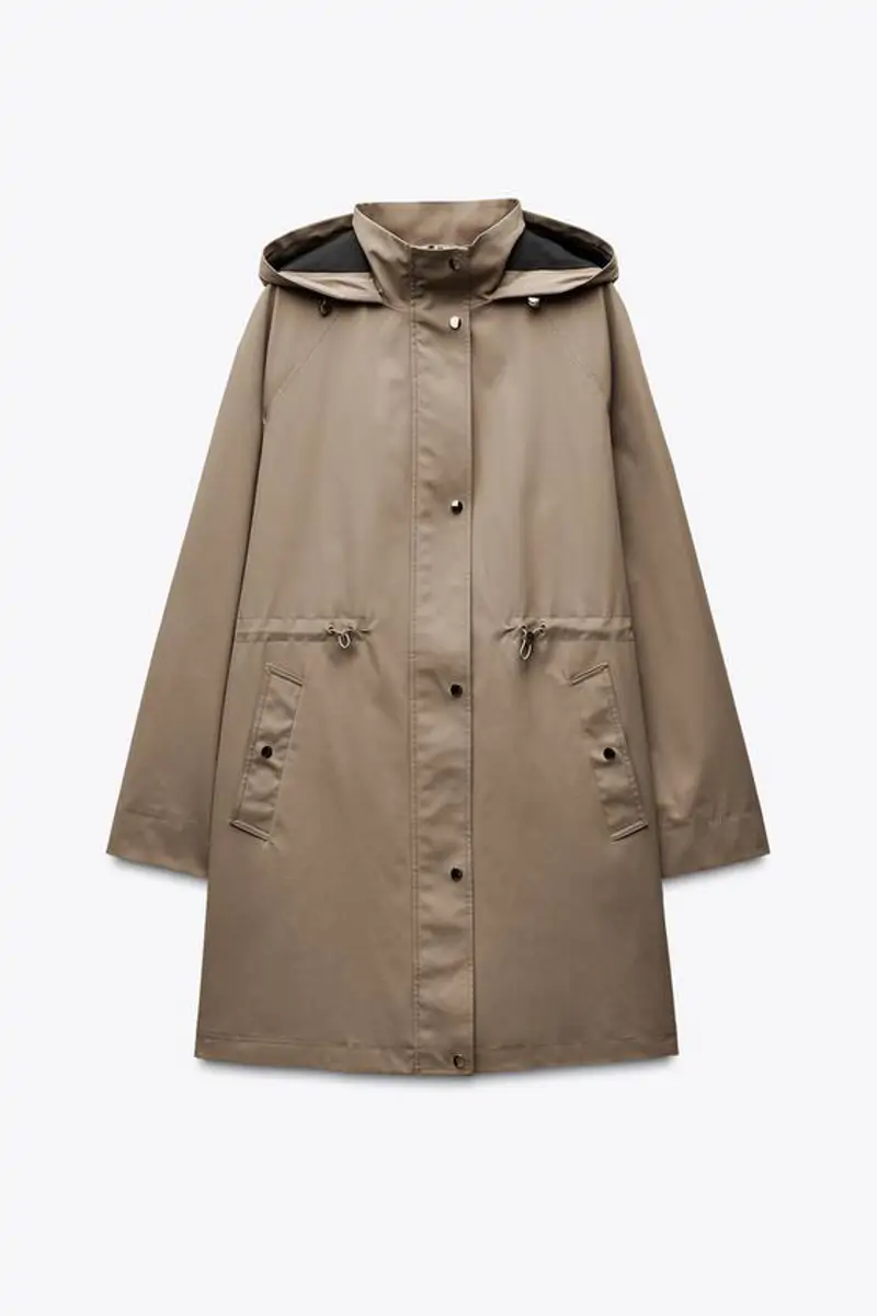 Cazadora con capucha de Zara