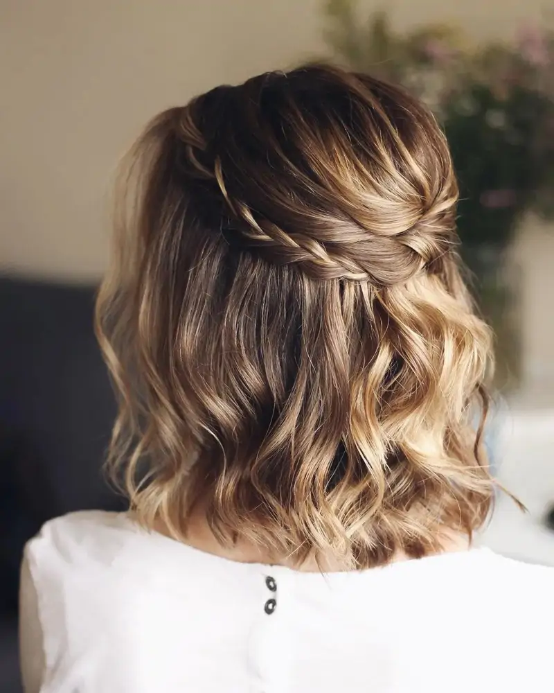 peinados con ondas pelo corto bodaSemirrecogido con trenzas y twists