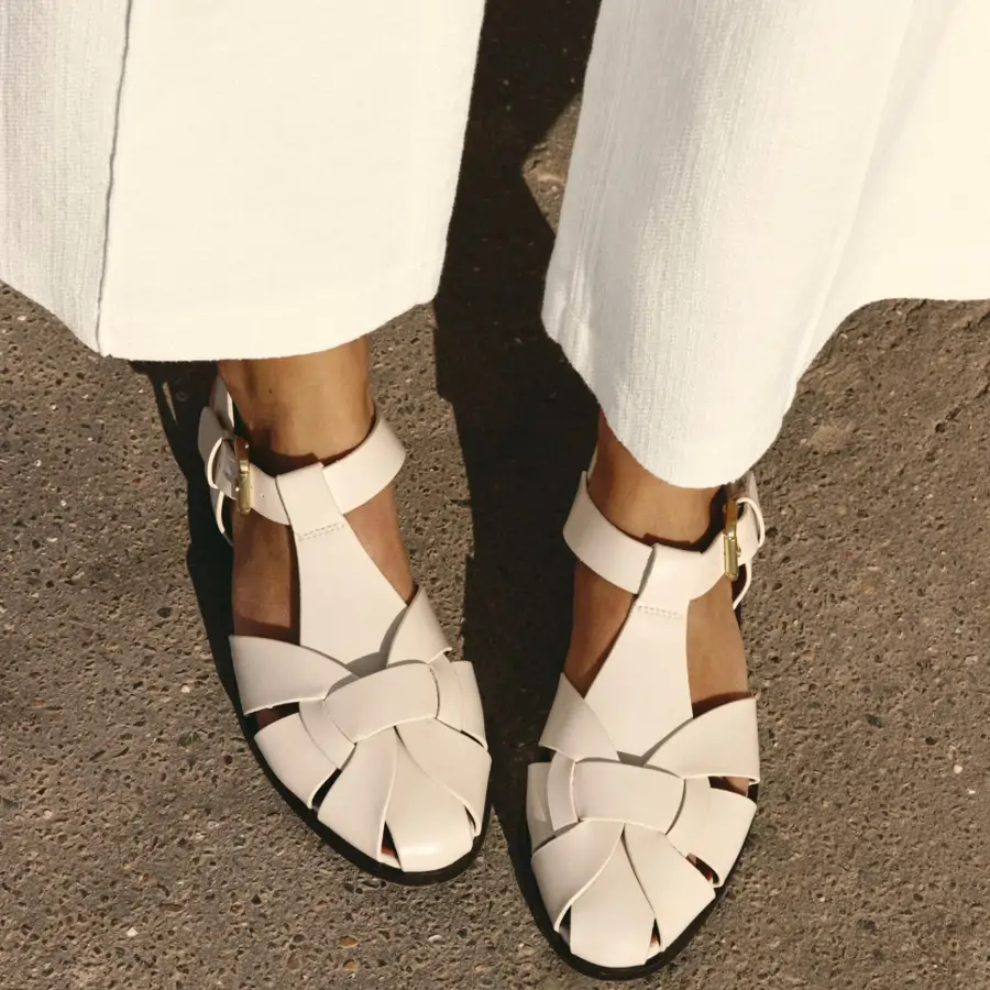 5 zapatos de Zara súper tendencia para llevar con pantalones de lino blancos esta primavera